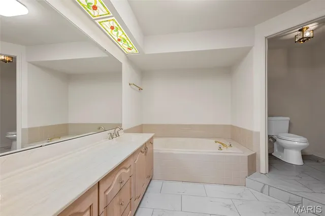 $274,900 | 561 Sarah Lane, Unit 103, Creve Coeur, MO 63141