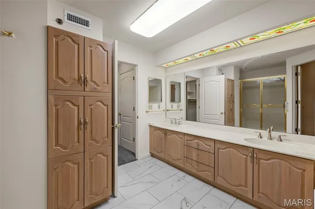 $274,900 | 561 Sarah Lane, Unit 103, Creve Coeur, MO 63141