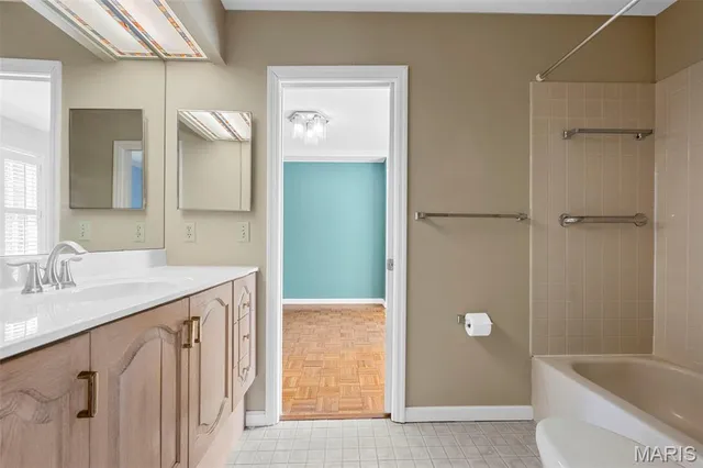 $274,900 | 561 Sarah Lane, Unit 103, Creve Coeur, MO 63141