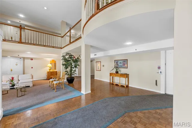 $274,900 | 561 Sarah Lane, Unit 103, Creve Coeur, MO 63141