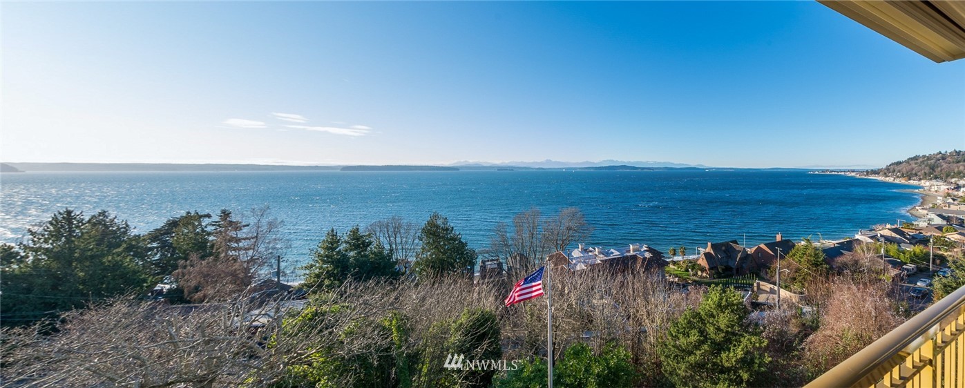 6037 Atlas Place Southwest Seattle, WA 98136 - Photo 2 of 31 Gallery Image 2