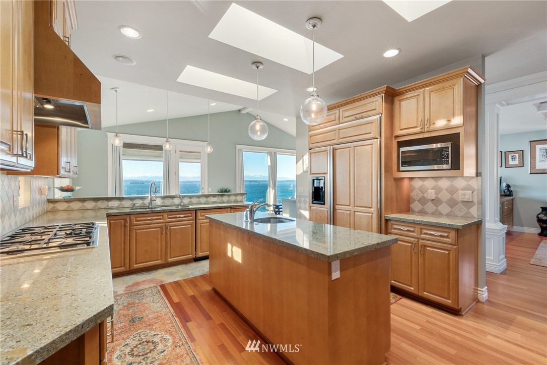 6037 Atlas Place Southwest Seattle, WA 98136 - Photo 12 of 31 Gallery Image 12