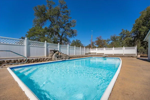 a view of road with tree