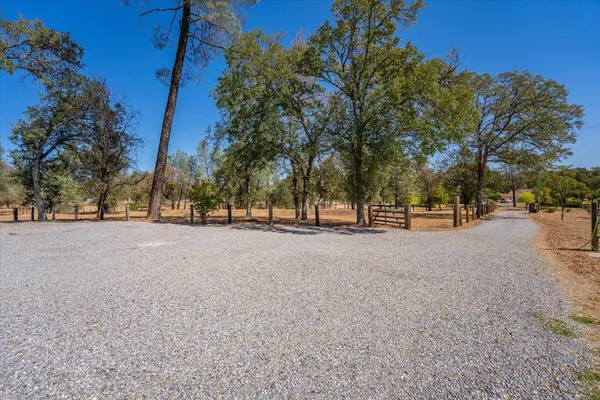 $799,999 | 10370 Daystar Way, Palo Cedro, CA 96073