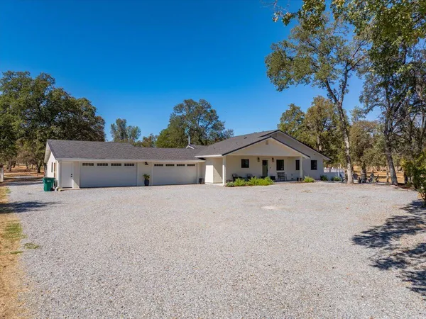 $799,999 | 10370 Daystar Way, Palo Cedro, CA 96073