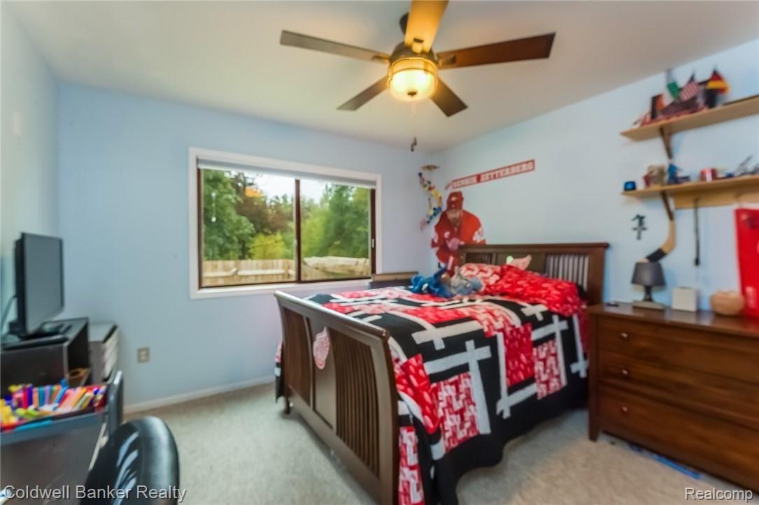 1279 Porter Road White Lake, MI 48383 - Photo 13 of 30 016-Bedroom-4794094-medium.jpg