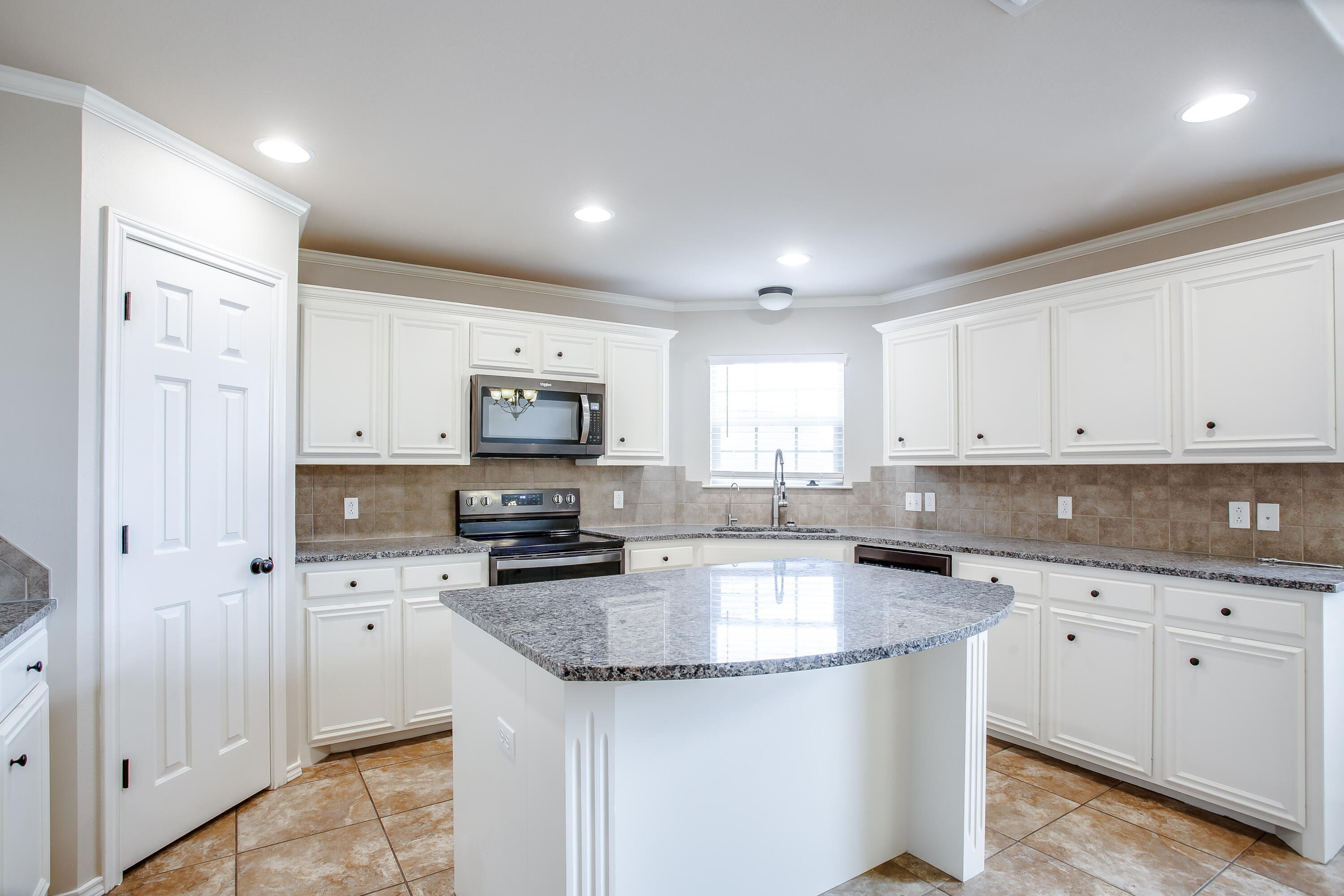 7529 85th Street Lubbock, TX 79424 - Photo 7 of 15 7529-106