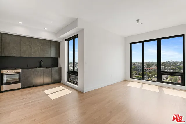 $3,175 | 10700 Tabor Street, Unit 306, Los Angeles, CA 90034