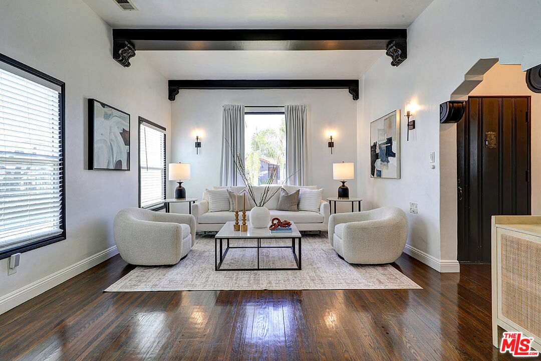 1260 West 81st Street Los Angeles, CA 90044 - Photo 2 of 33