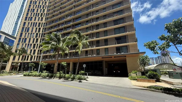 $2,725 | 987 Queen Street, Unit 1316, Honolulu, HI 96814