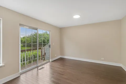 $369,000 | 856 West St Johns Place, Palatine, IL 60067