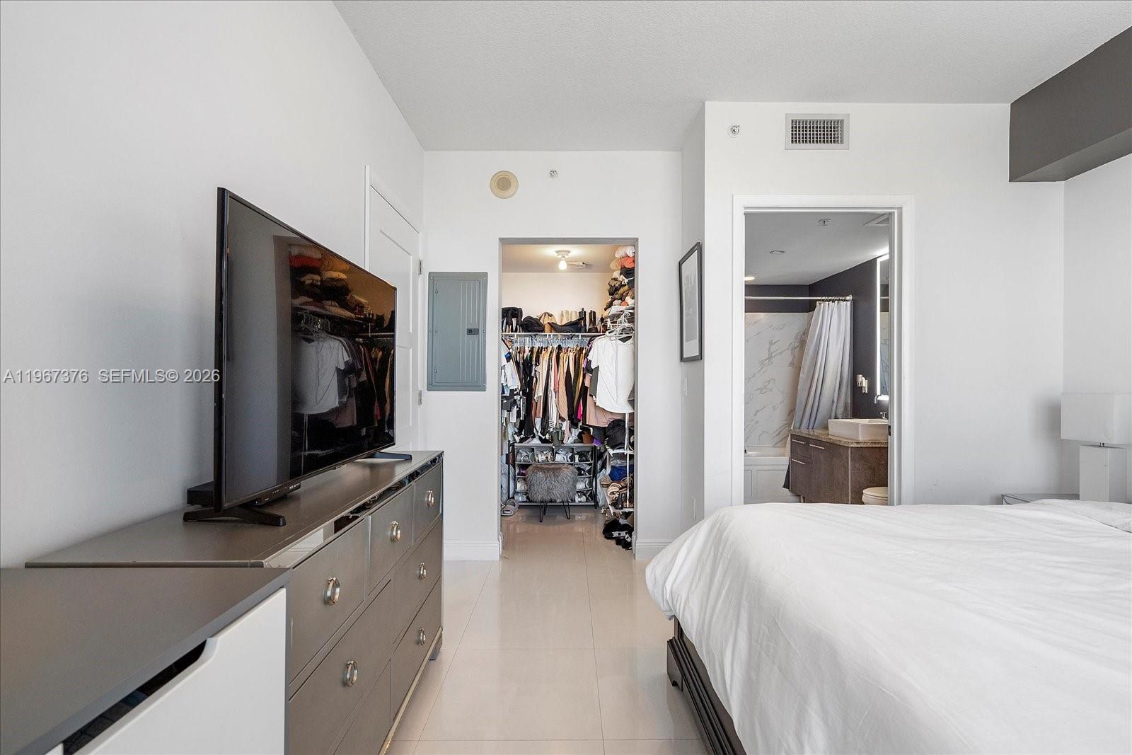 185 Southwest 7th Street, Unit 3407 Miami, FL 33130 - Photo 22 of 28