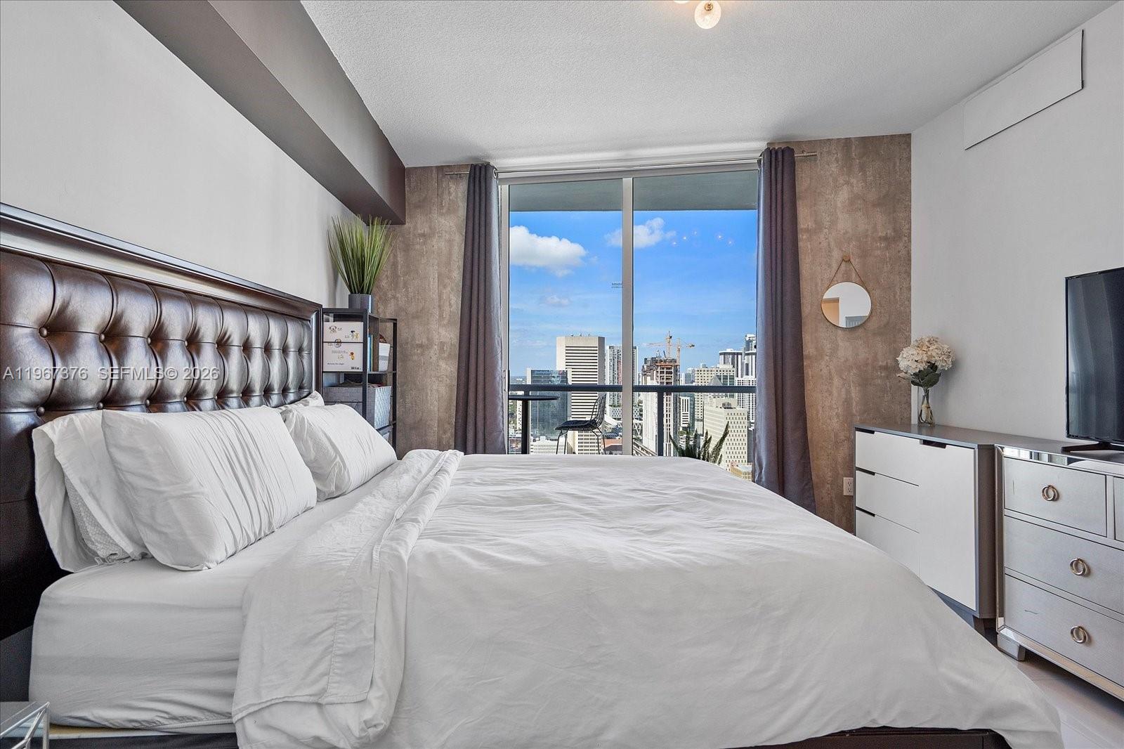 185 Southwest 7th Street, Unit 3407 Miami, FL 33130 - Photo 24 of 28