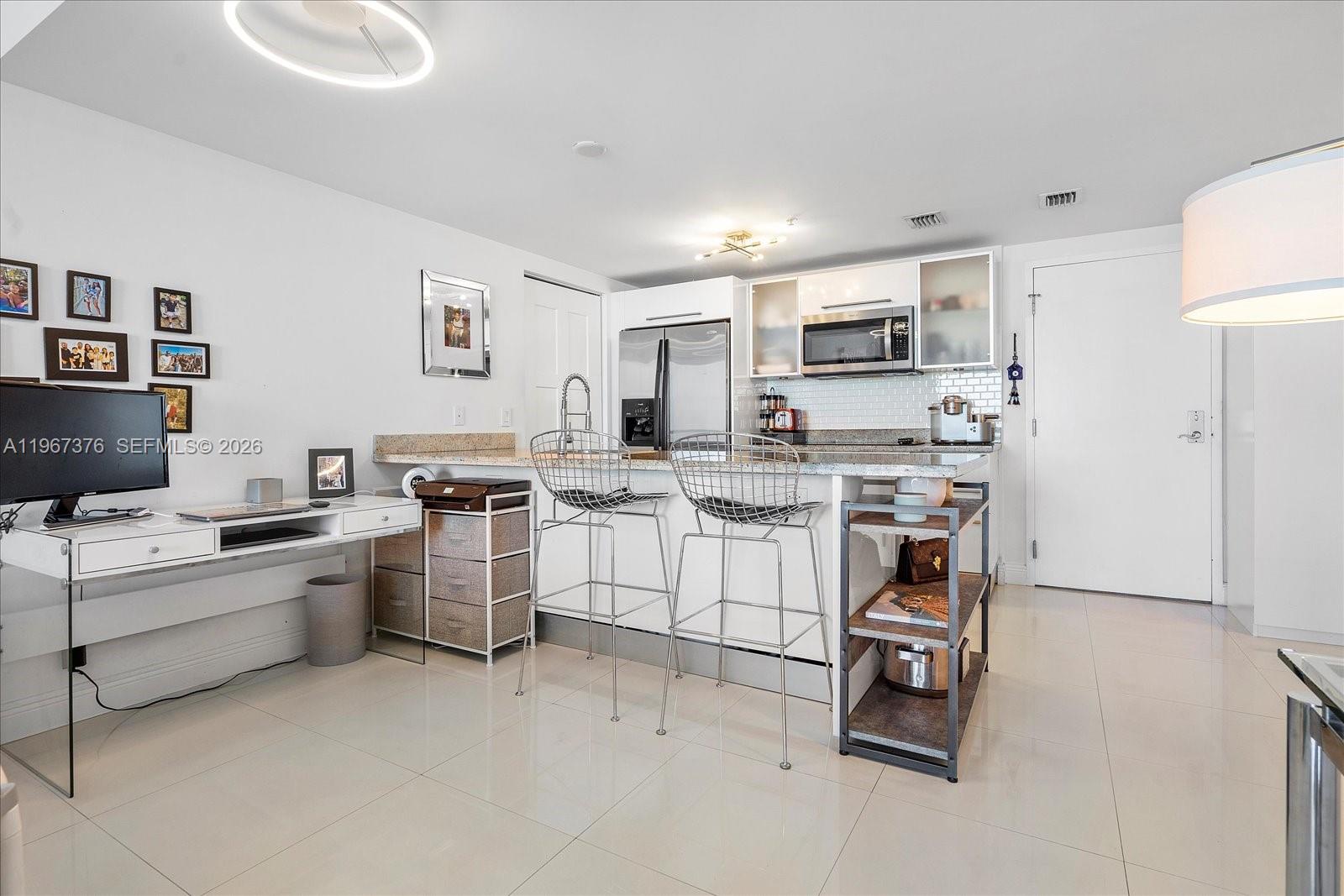 185 Southwest 7th Street, Unit 3407 Miami, FL 33130 - Photo 9 of 28