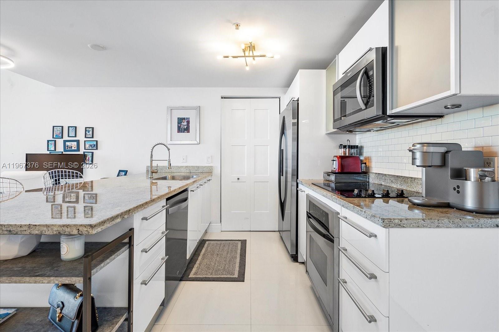 185 Southwest 7th Street, Unit 3407 Miami, FL 33130 - Photo 10 of 28