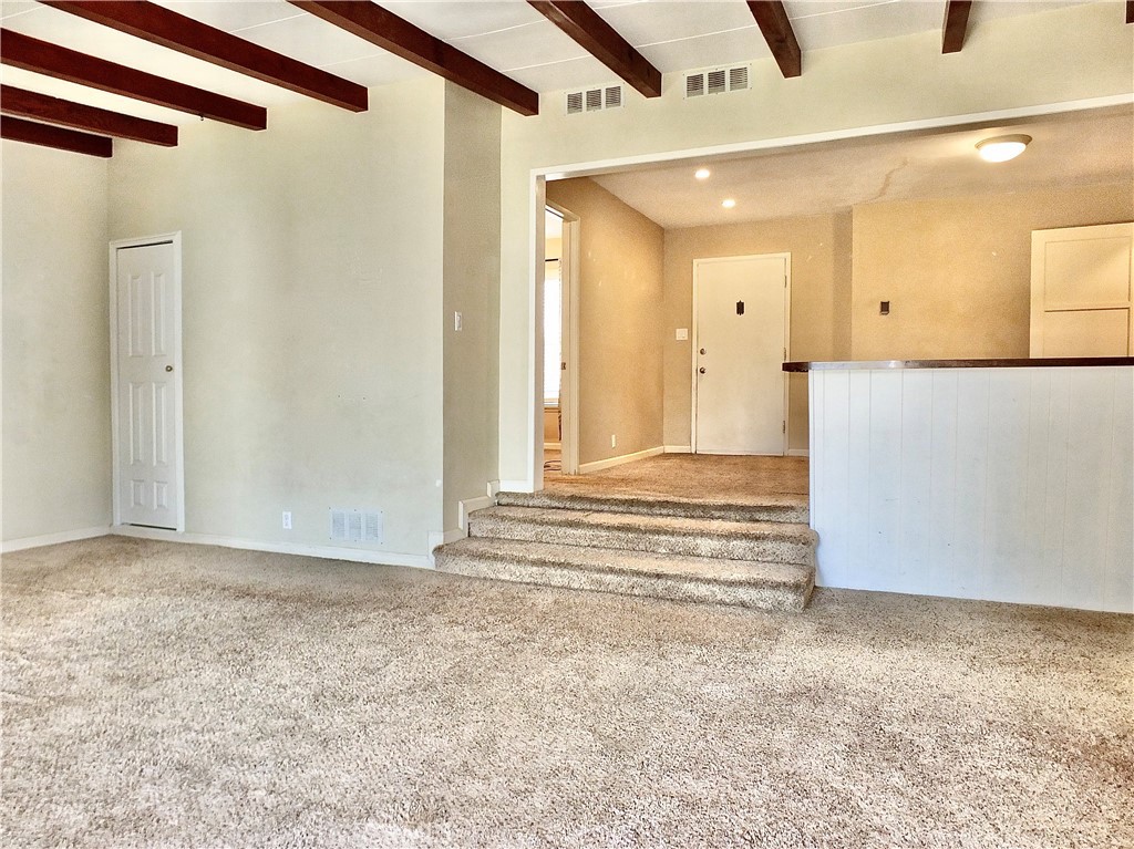 2024 San Anseline Avenue Long Beach, CA 90815 - Photo 20 of 36 a view of a elevator