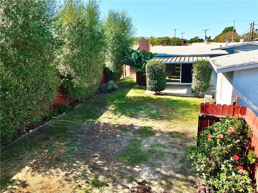 2024 San Anseline Avenue Long Beach, CA 90815 - Photo 7 of 36 a view of a house with backyard