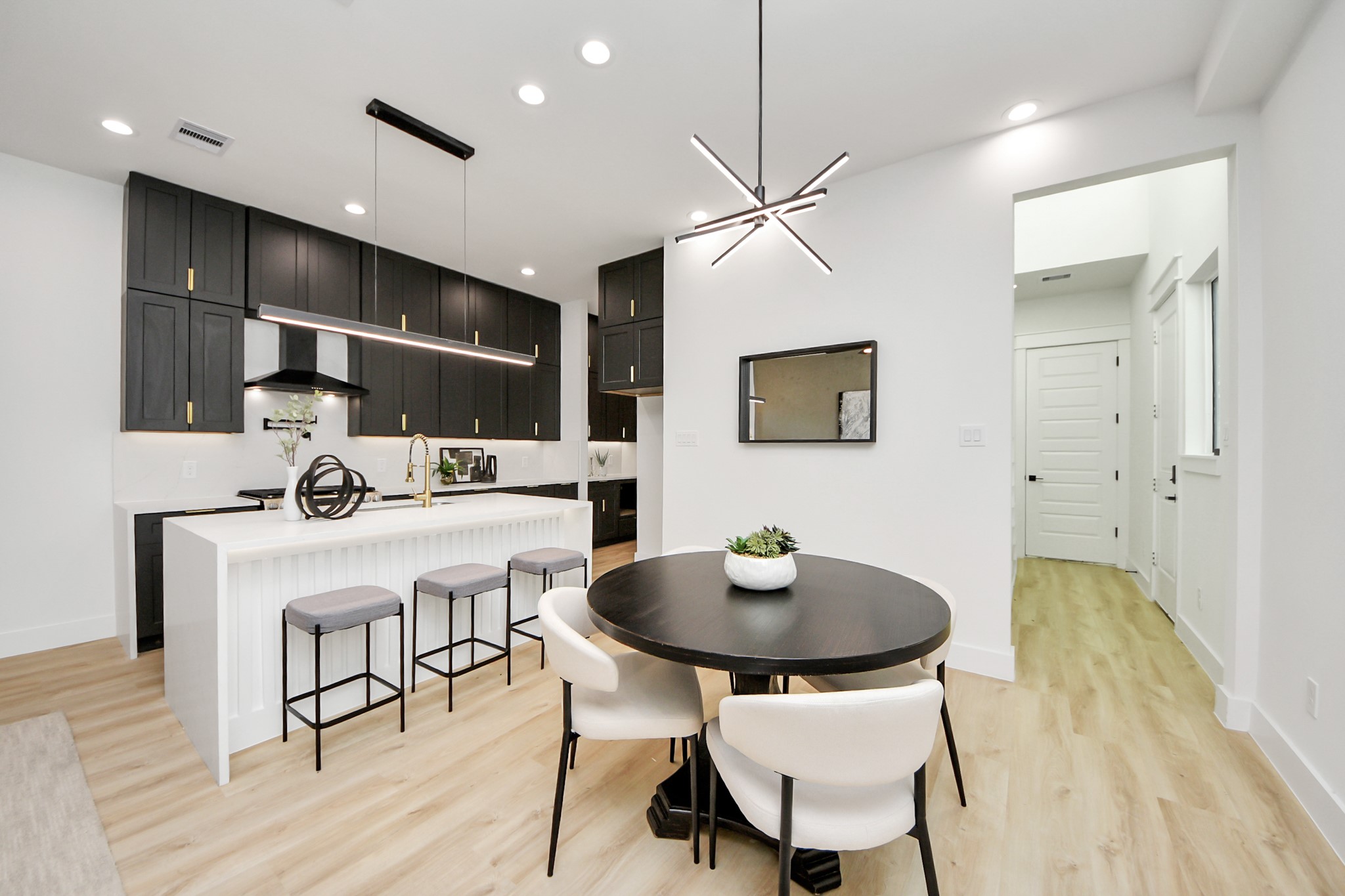 7909 Lynette Street Houston, TX 77028 - Photo 10 of 30 Unit A Kitchin/Dining