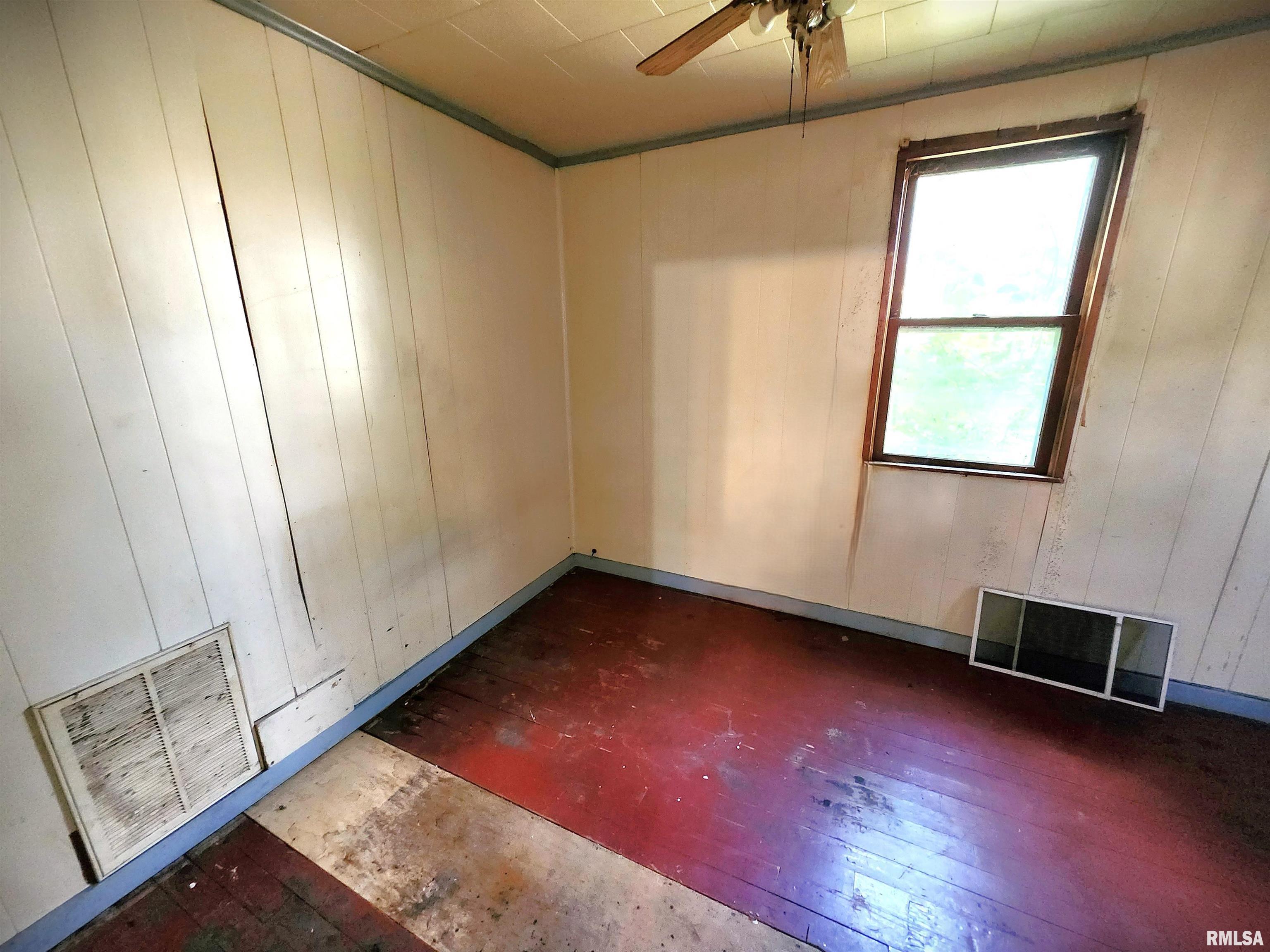 1021 Maple Street Pekin, IL 61554 - Photo 7 of 13
