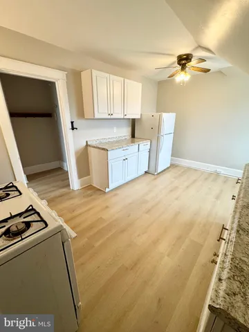 $1,300 | 420 Heulings Avenue, Riverside, NJ 08075