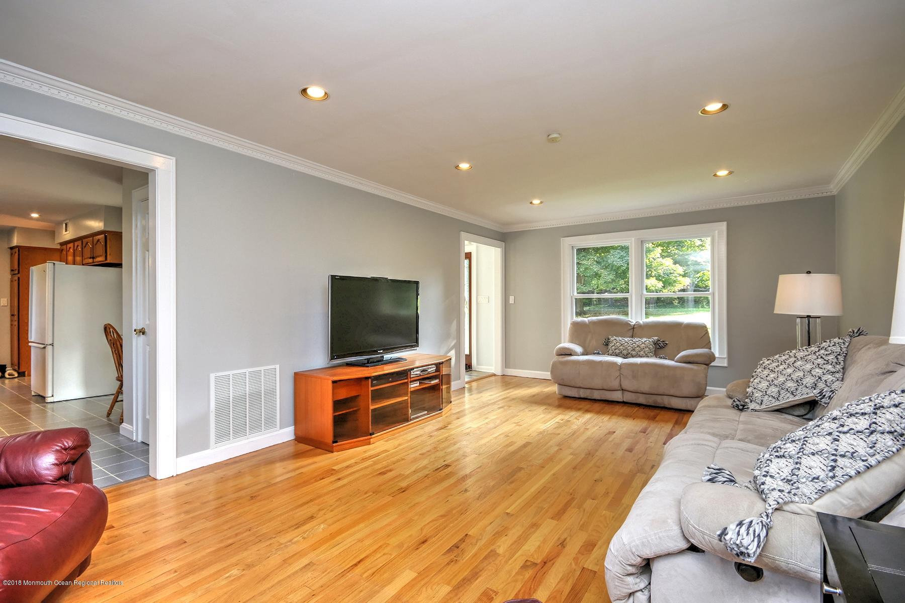 20 Rimwood Lane Colts Neck, NJ 07722 - Photo 19 of 53 OE1A4381