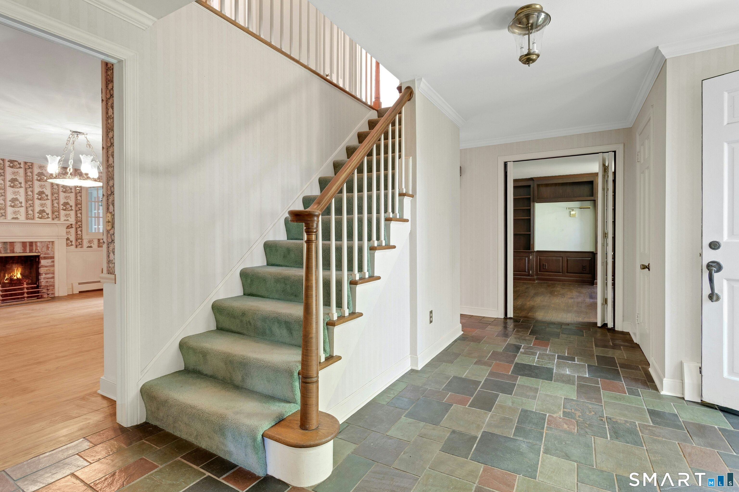85 Carriage Road Wilton, CT 06897 - Photo 3 of 38