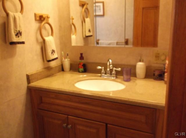 990 Jacktown Road Bangor, PA 18013 - Photo 11 of 29 Gallery Image 11