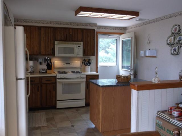 990 Jacktown Road Bangor, PA 18013 - Photo 3 of 29 Gallery Image 3
