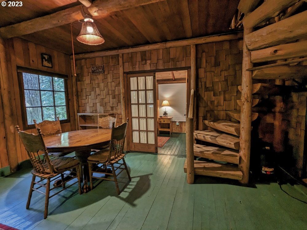 79128 Road 35 A Rhododendron, OR 97049 - Photo 24 of 36 a dining room with furniture and window