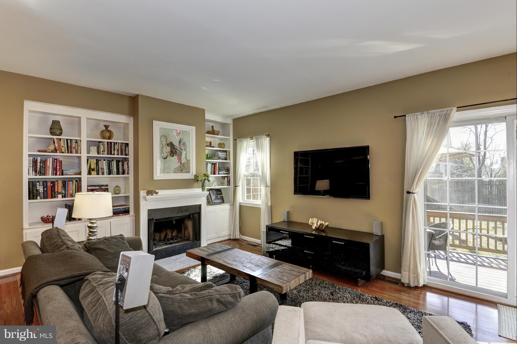 8593 Raglan Road Vienna, VA 22182 - Photo 4 of 12 Living Room