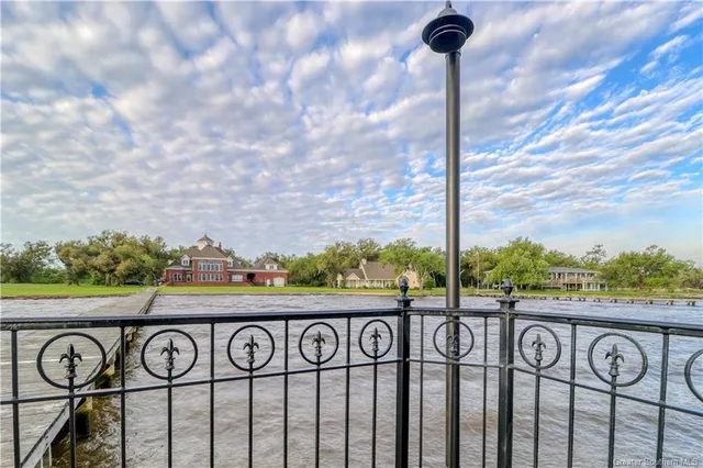 $1,193,999 | 7090 Moss Lake Lane, Sulphur, LA 70665