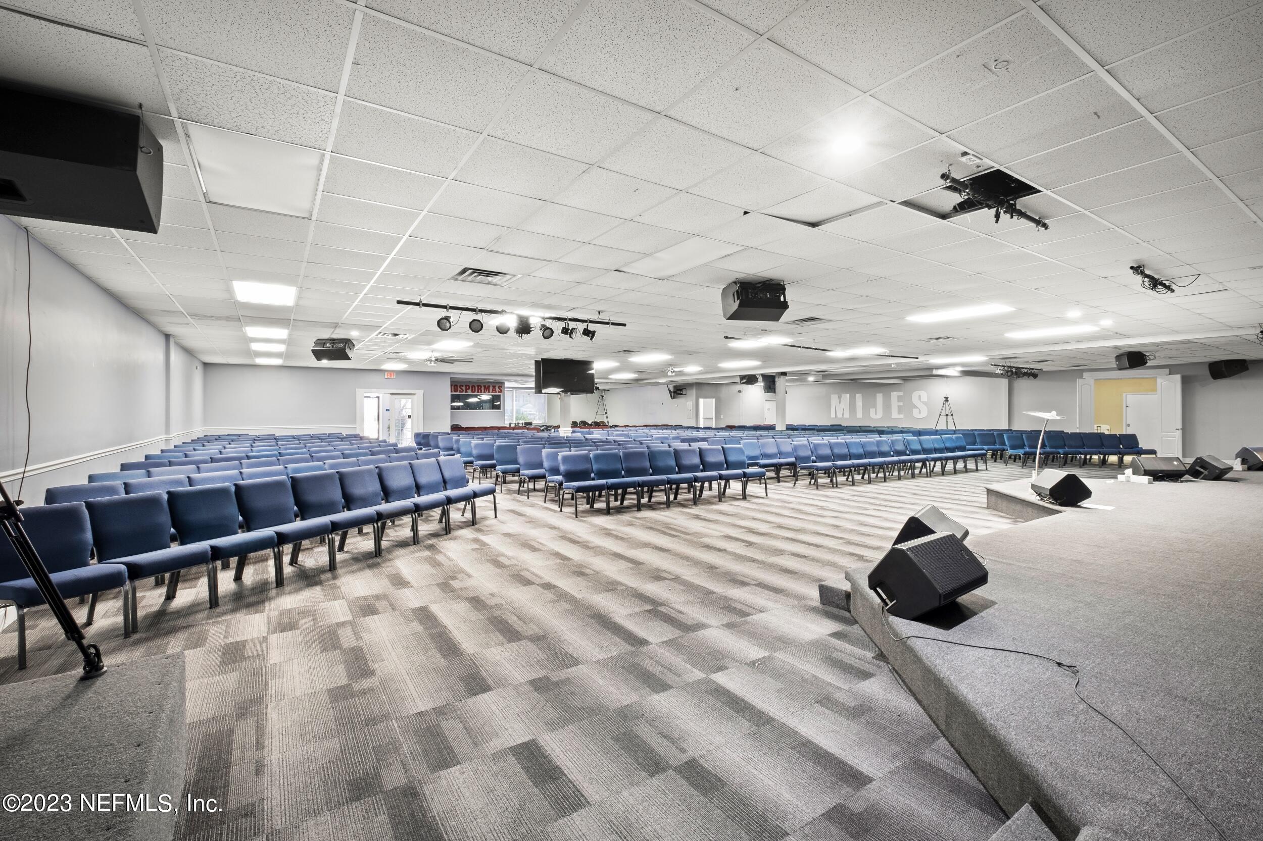 3550 Spring Park Road Jacksonville, FL 32207 - Photo 12 of 34 Interior Building