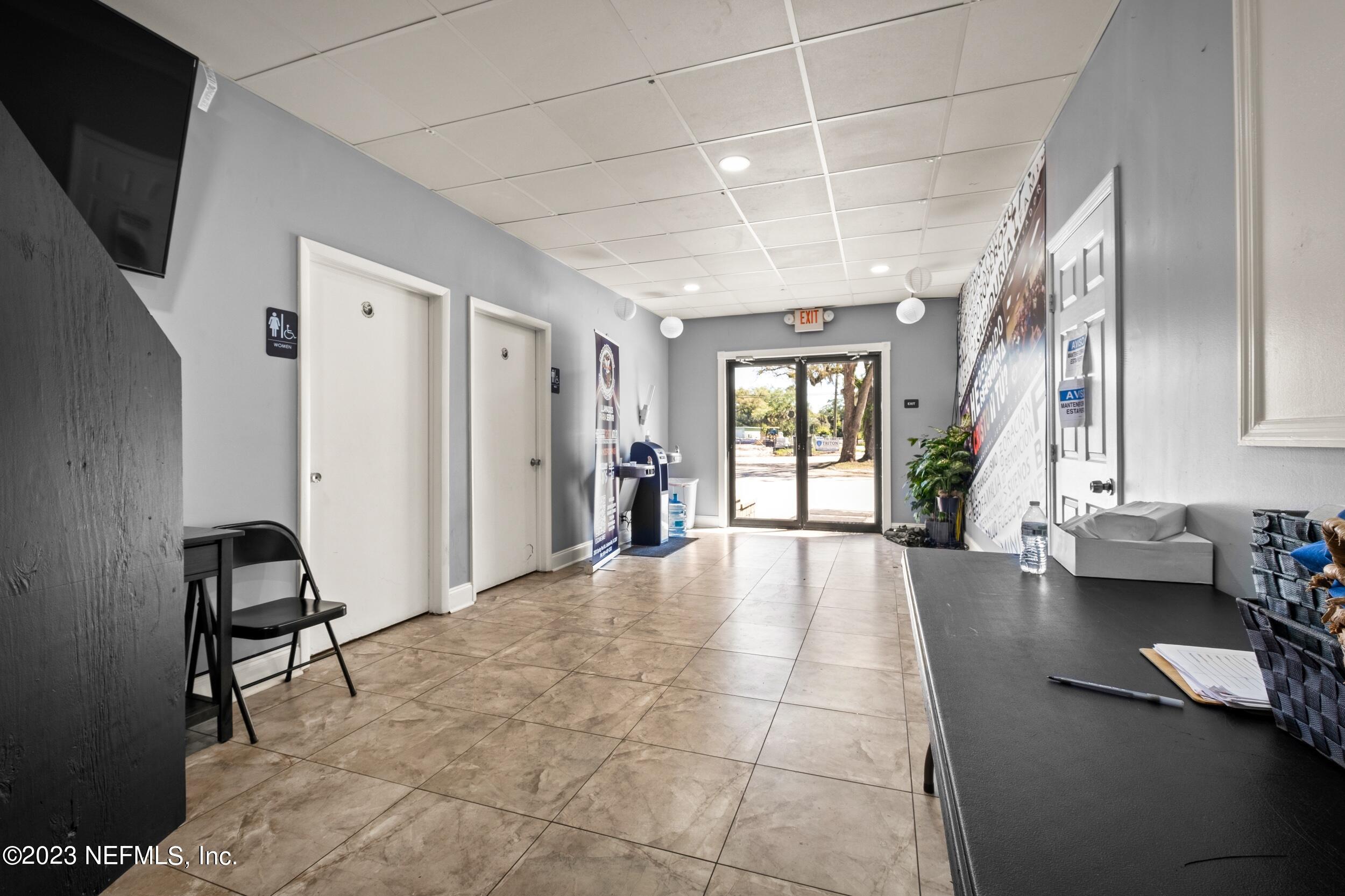 3550 Spring Park Road Jacksonville, FL 32207 - Photo 19 of 34 Interior Building