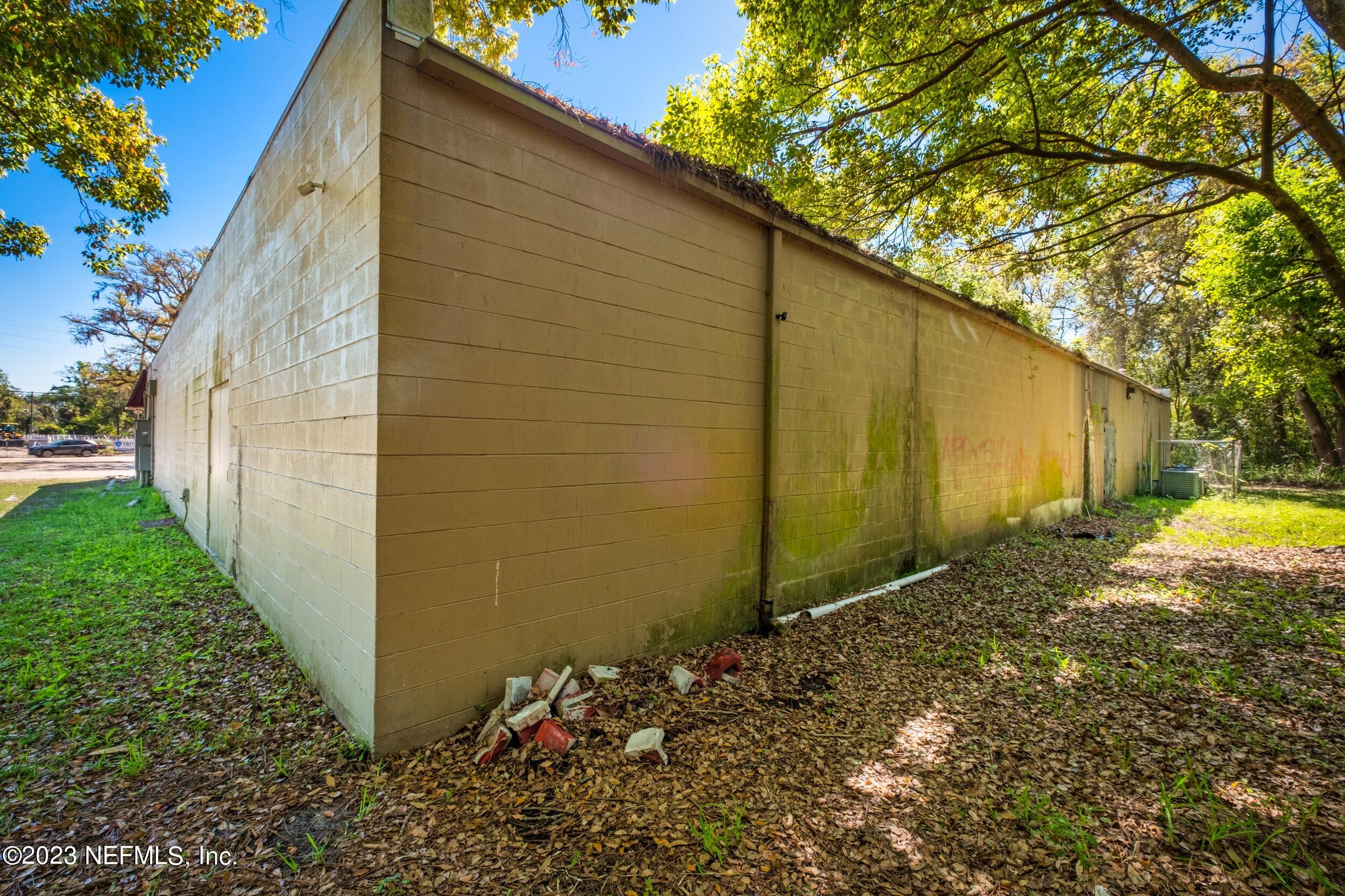 3550 Spring Park Road Jacksonville, FL 32207 - Photo 31 of 34 Exterior Building