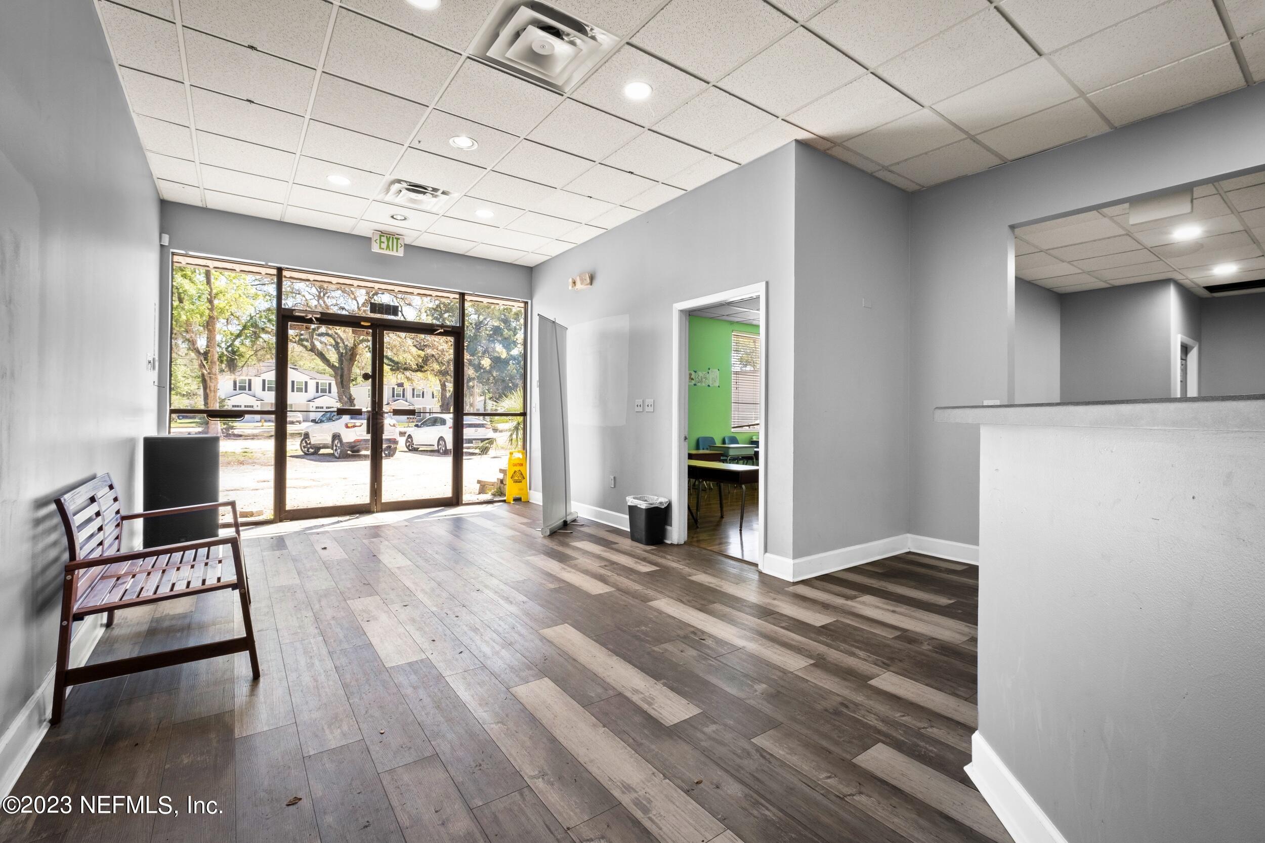 3550 Spring Park Road Jacksonville, FL 32207 - Photo 7 of 34 Interior Building