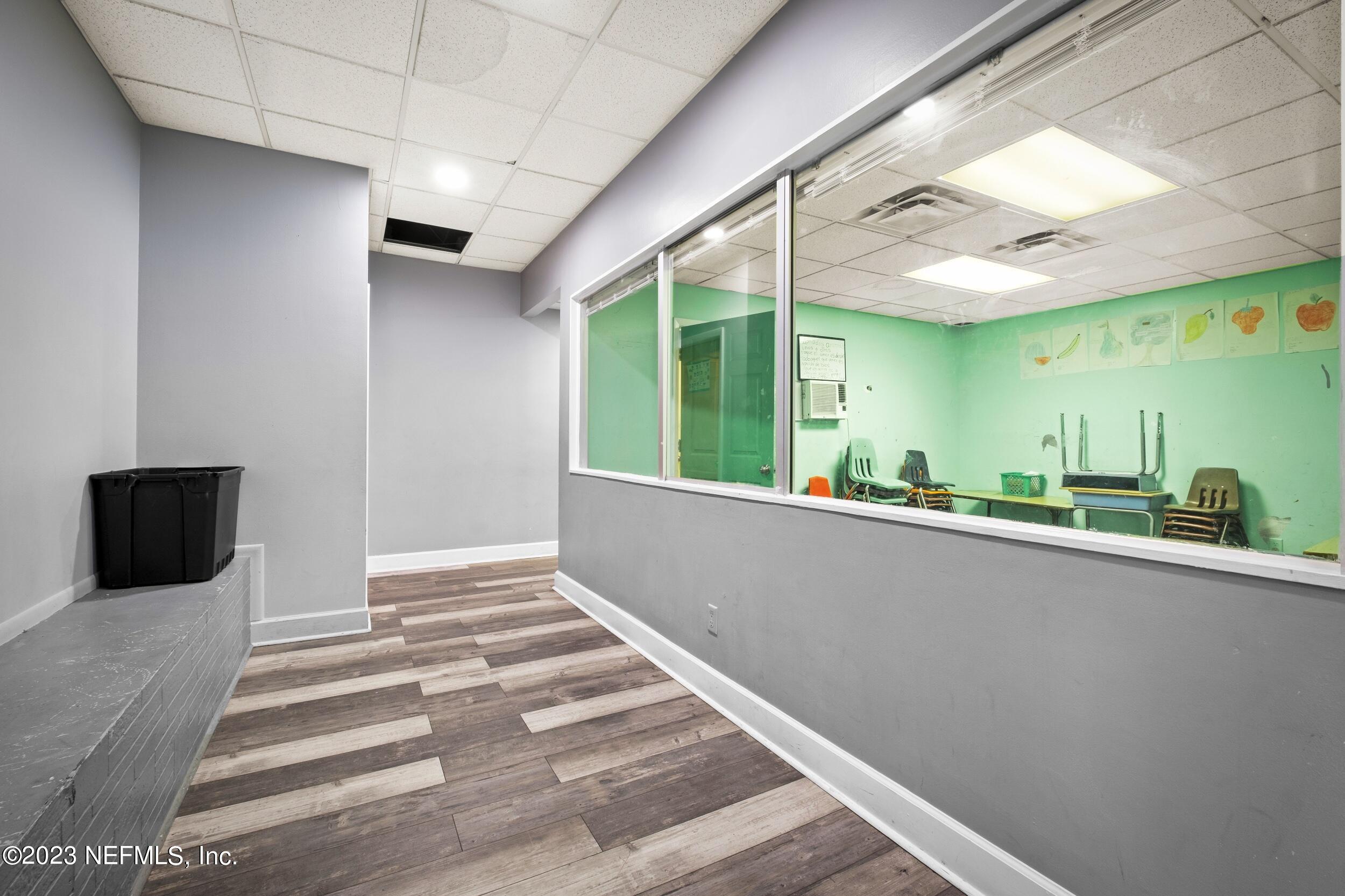 3550 Spring Park Road Jacksonville, FL 32207 - Photo 8 of 34 Interior Building