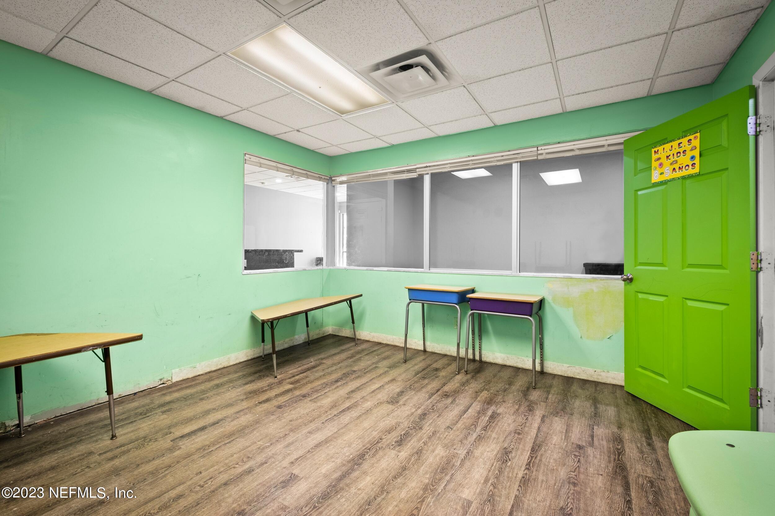 3550 Spring Park Road Jacksonville, FL 32207 - Photo 10 of 34 Interior Building