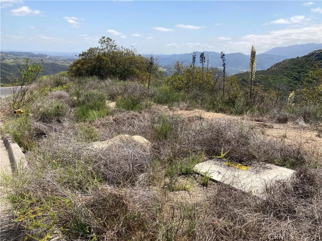 5 Crumley Court Temecula, CA 92590 - Photo 13 of 21 a view of a city