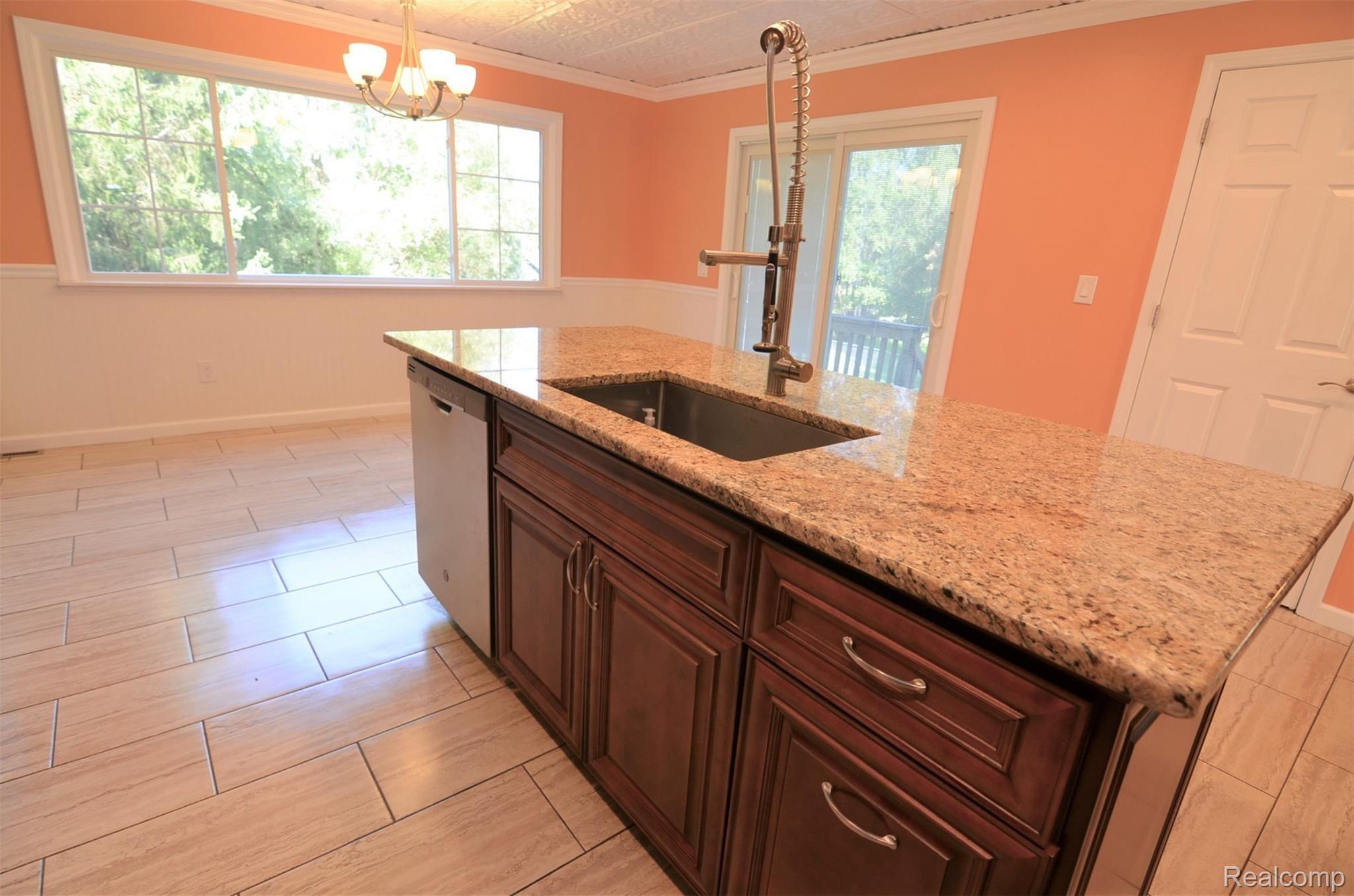 1597 East Rattalee Lake Road Holly, MI 48442 - Photo 10 of 26 ISLAND LIVING!