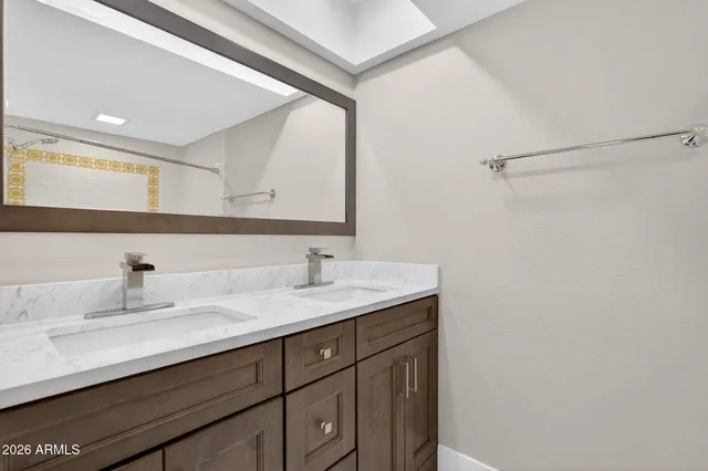 $2,400 | 7557 North Dreamy Draw Drive, Unit 264, Phoenix, AZ 85020