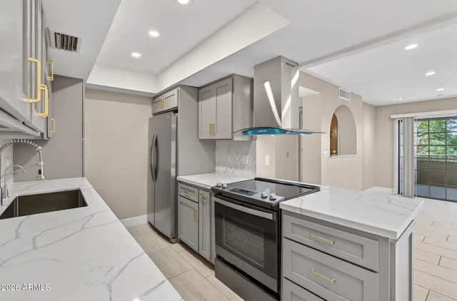 $2,400 | 7557 North Dreamy Draw Drive, Unit 264, Phoenix, AZ 85020