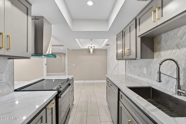 $2,400 | 7557 North Dreamy Draw Drive, Unit 264, Phoenix, AZ 85020