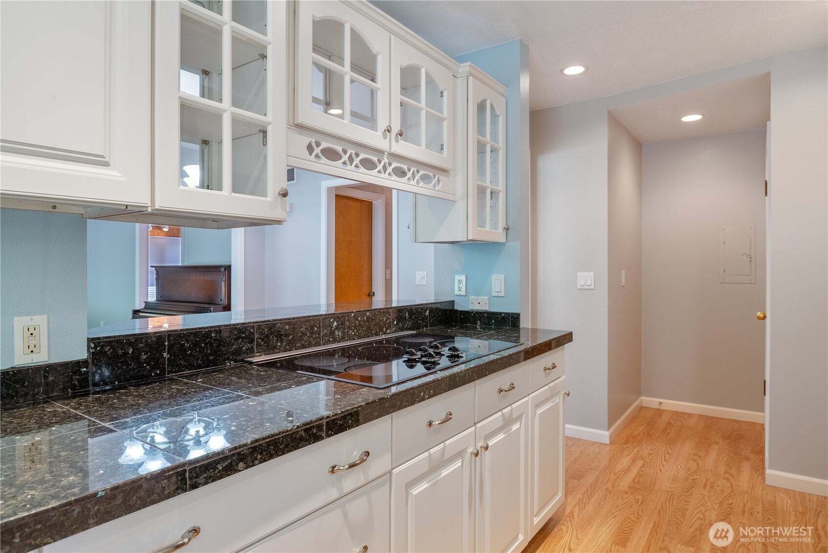 2645 Harding Street Longview, WA 98632 - Photo 11 of 34 Gallery Image 11