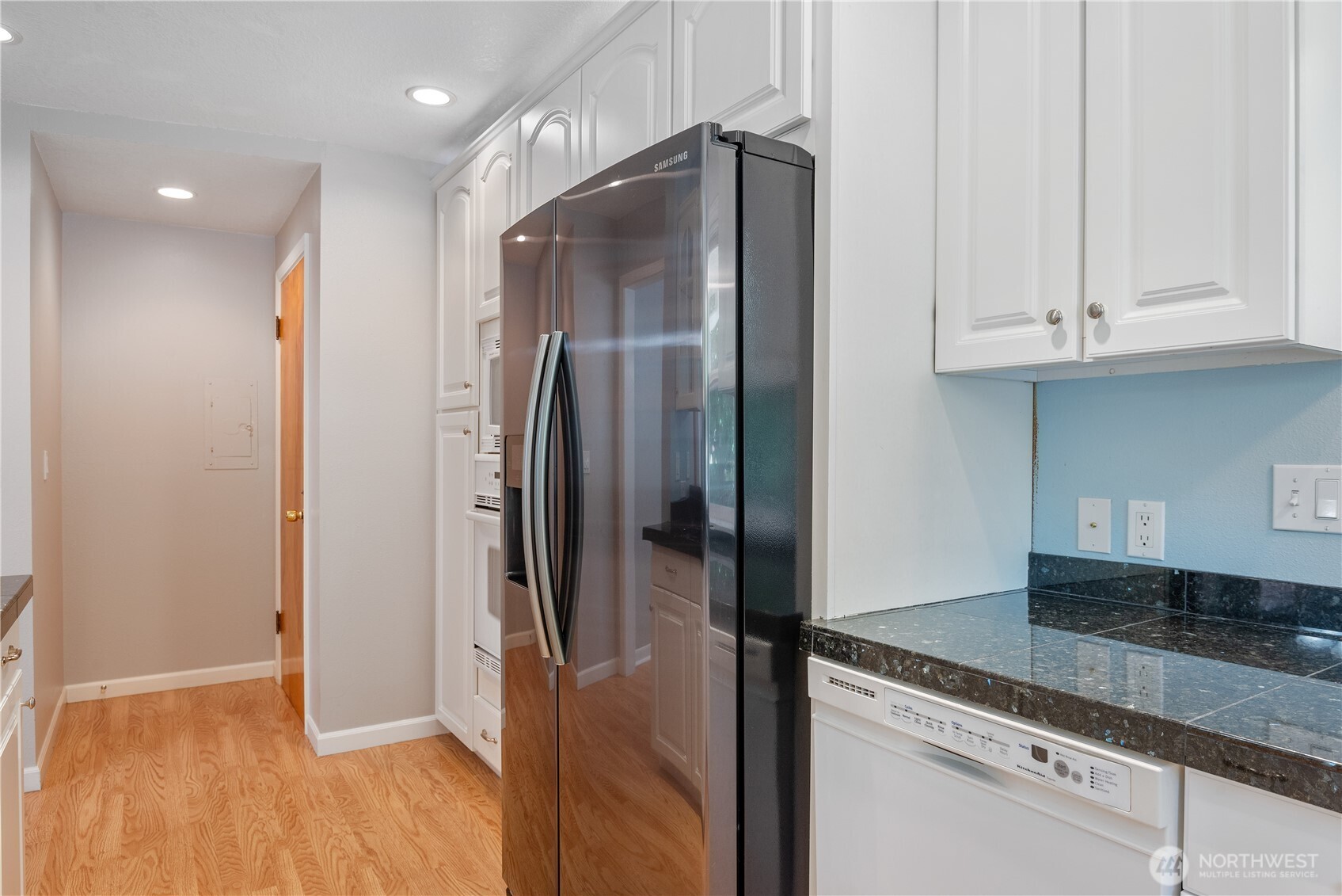 2645 Harding Street Longview, WA 98632 - Photo 12 of 34 Gallery Image 12