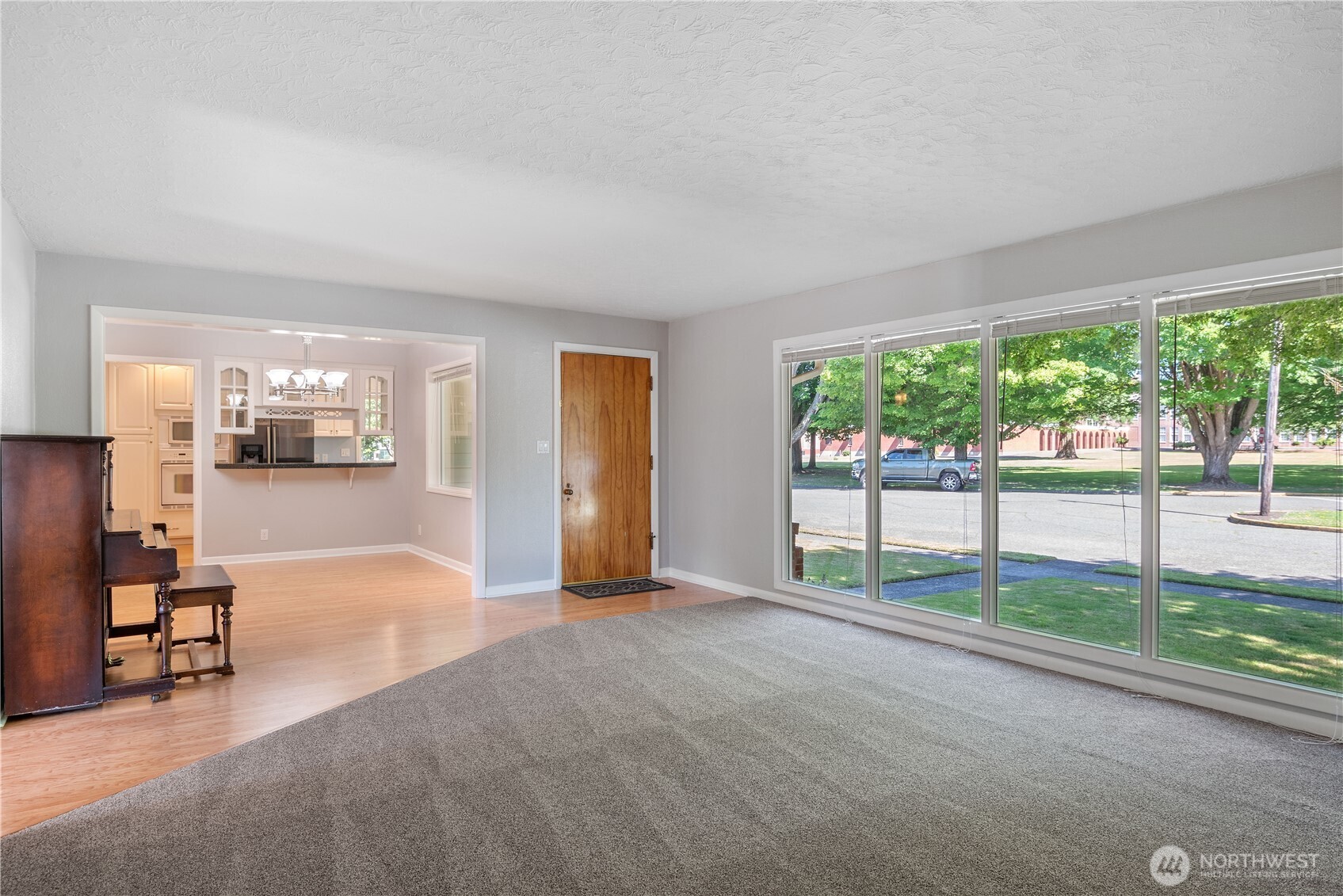 2645 Harding Street Longview, WA 98632 - Photo 4 of 34 Gallery Image 4