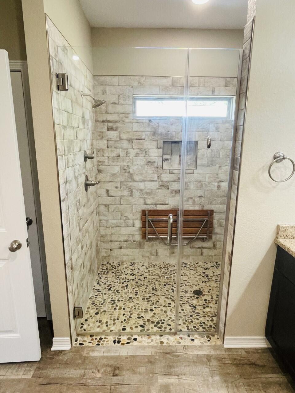 7149 Springhill Road Milton, FL 32570 - Photo 16 of 30 Master Shower