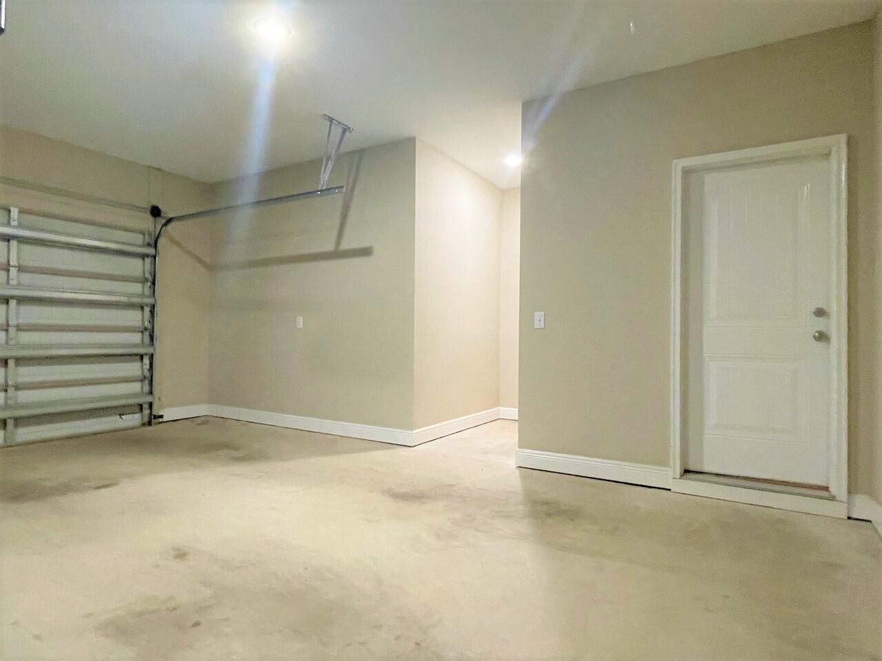 7149 Springhill Road Milton, FL 32570 - Photo 24 of 30 Garage