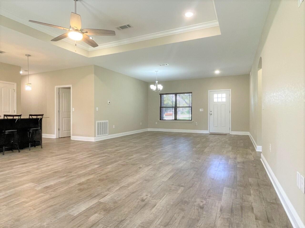 7149 Springhill Road Milton, FL 32570 - Photo 3 of 30 Living/Dining