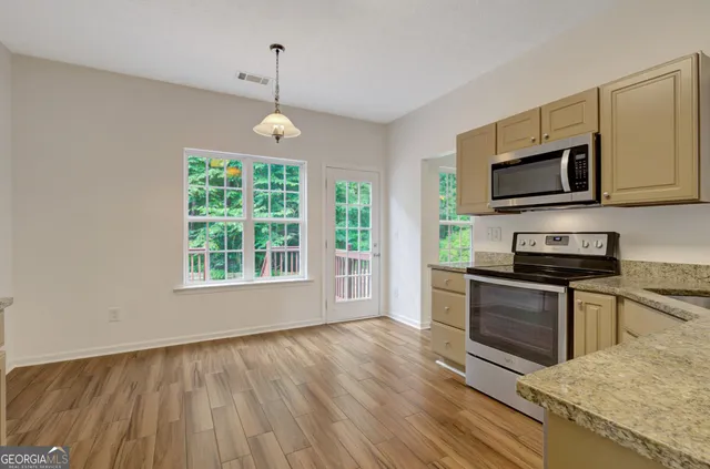 $2,350 | 77 Crescent Street, Newnan, GA 30265