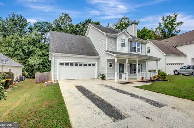 $2,350 | 77 Crescent Street, Newnan, GA 30265